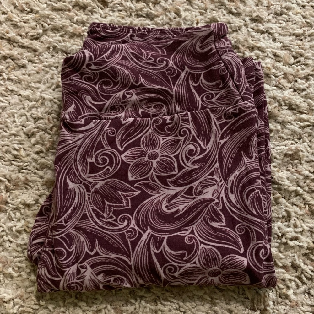 Brand new elegant LuLaRoe leggings
